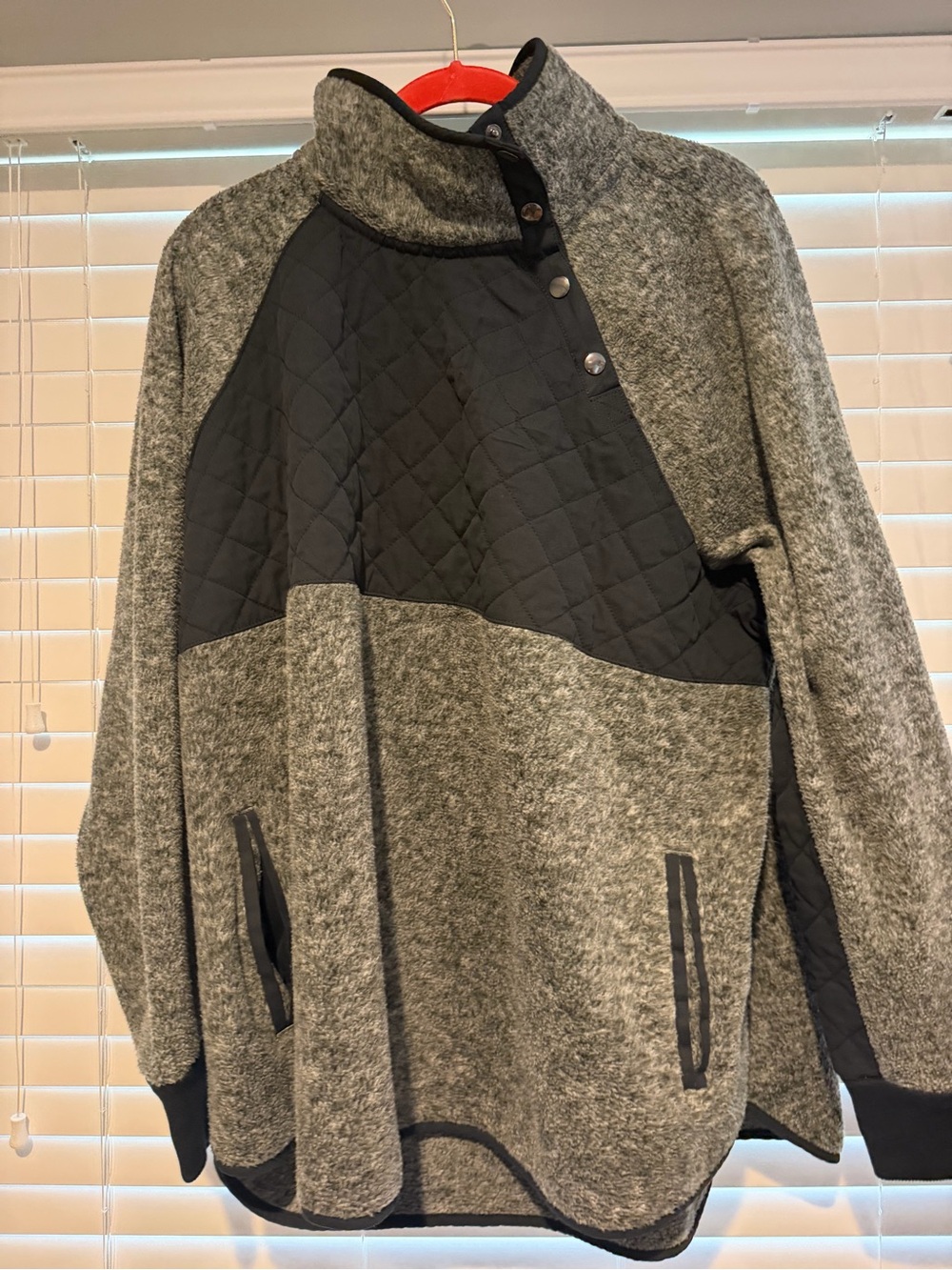 Abercrombie & Fitch Asymmetrical Quilted SnapUp Gray  Black Quilted Fleece  XXL